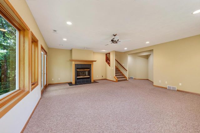 1300 Kings Lynn Road, Stoughton, WI 53589