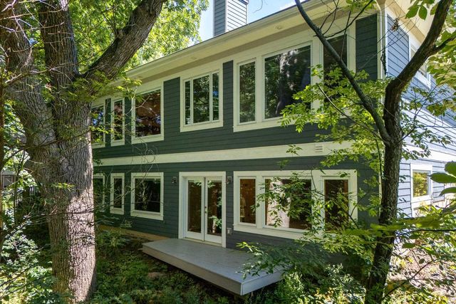 1300 Kings Lynn Road, Stoughton, WI 53589