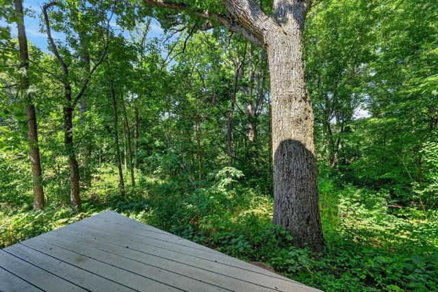 1300 Kings Lynn Road, Stoughton, WI 53589
