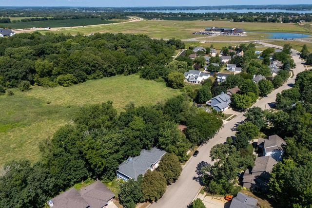 1300 Kings Lynn Road, Stoughton, WI 53589