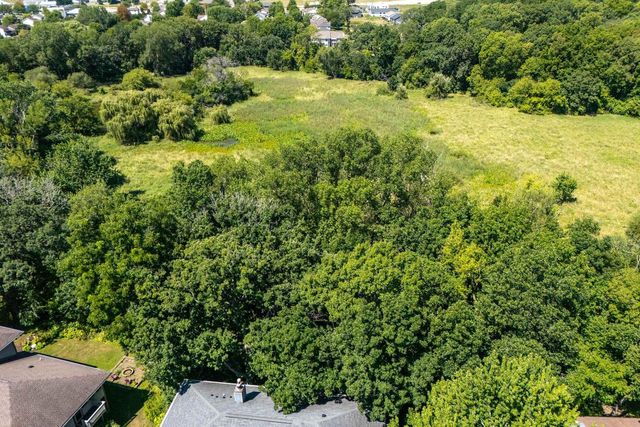 1300 Kings Lynn Road, Stoughton, WI 53589
