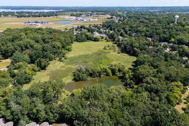 1300 Kings Lynn Road, Stoughton, WI 53589