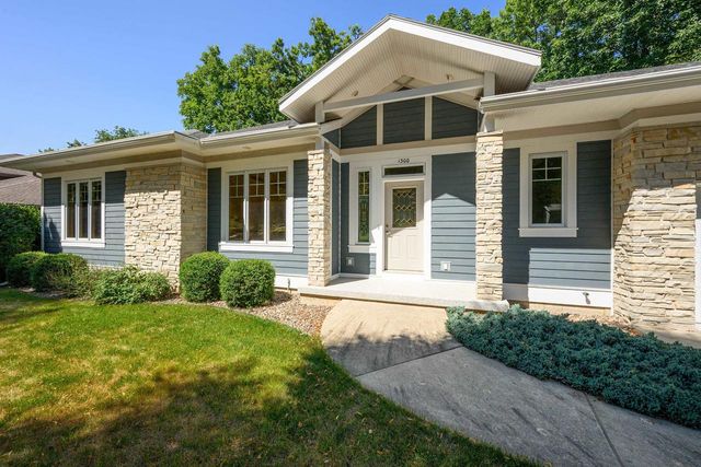 1300 Kings Lynn Road, Stoughton, WI 53589
