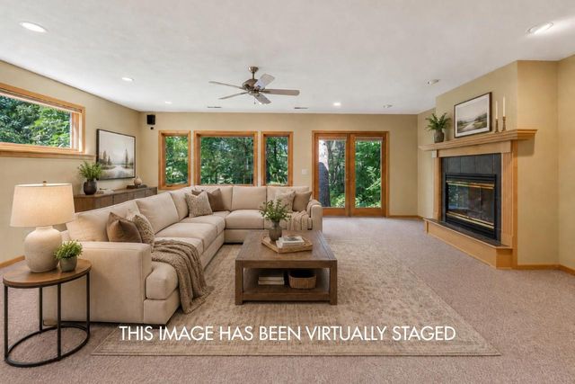 1300 Kings Lynn Road, Stoughton, WI 53589