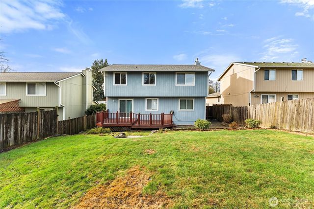 2727 Highline Place NE, Tacoma, WA 98422