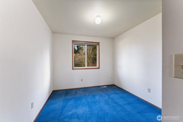 2727 Highline Place NE, Tacoma, WA 98422