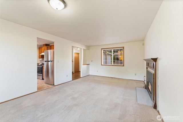 2727 Highline Place NE, Tacoma, WA 98422