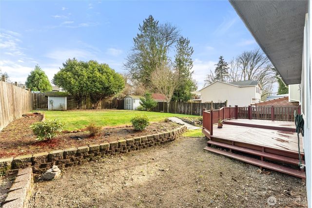 2727 Highline Place NE, Tacoma, WA 98422