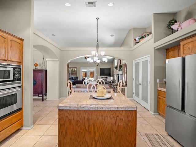 3055 Glenville Avenue, Madera, CA 93637