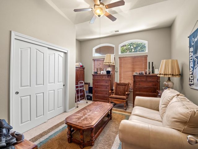 3055 Glenville Avenue, Madera, CA 93637
