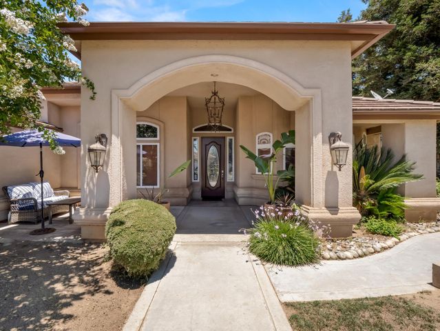 3055 Glenville Avenue, Madera, CA 93637