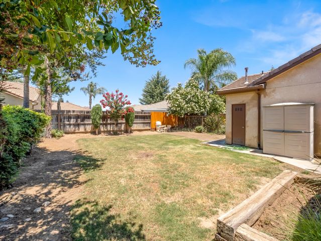 3055 Glenville Avenue, Madera, CA 93637