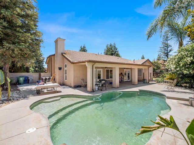3055 Glenville Avenue, Madera, CA 93637