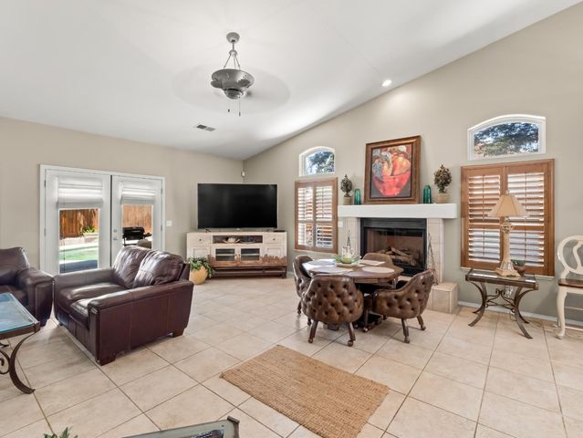 3055 Glenville Avenue, Madera, CA 93637