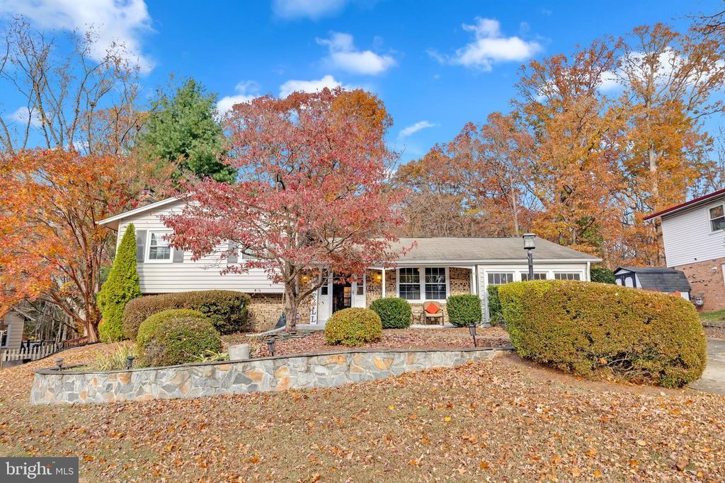 2218 WINDJAMMER DR, Woodbridge, VA 22192