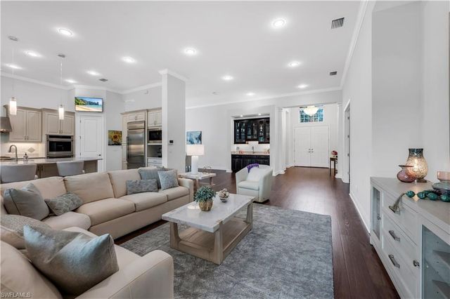 9509 Montelanico LOOP, Naples, FL 34119