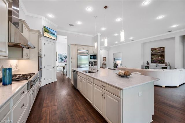 9509 Montelanico LOOP, Naples, FL 34119