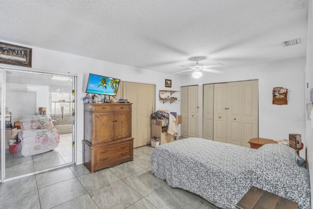 5775 W Fernley Dr Drive W 76, West Palm Beach, FL 33415