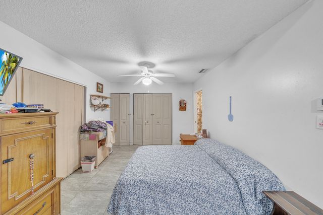 5775 W Fernley Dr Drive W 76, West Palm Beach, FL 33415