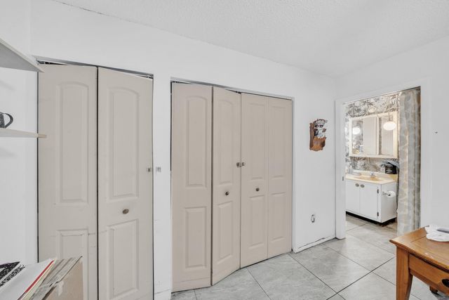 5775 W Fernley Dr Drive W 76, West Palm Beach, FL 33415