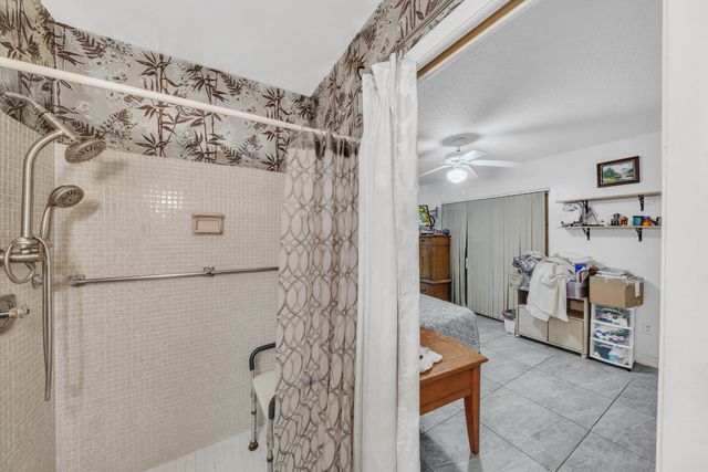 5775 W Fernley Dr Drive W 76, West Palm Beach, FL 33415
