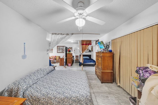 5775 W Fernley Dr Drive W 76, West Palm Beach, FL 33415