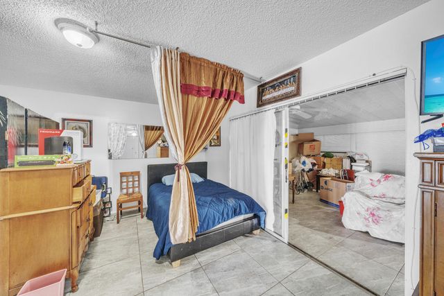 5775 W Fernley Dr Drive W 76, West Palm Beach, FL 33415