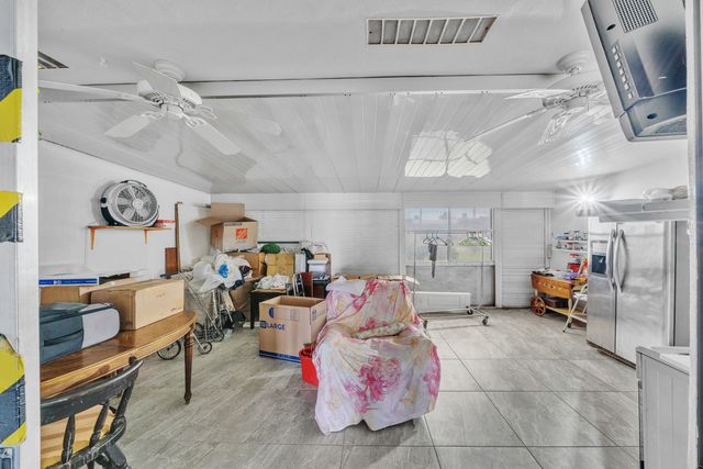 5775 W Fernley Dr Drive W 76, West Palm Beach, FL 33415