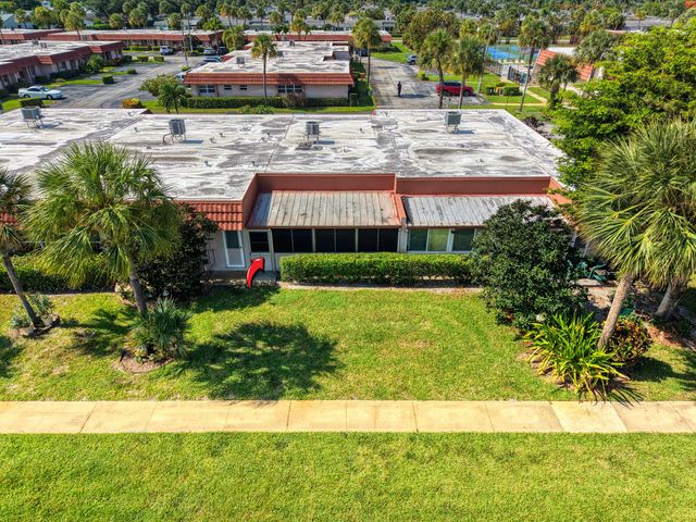 5775 W Fernley Dr Drive W 76, West Palm Beach, FL 33415
