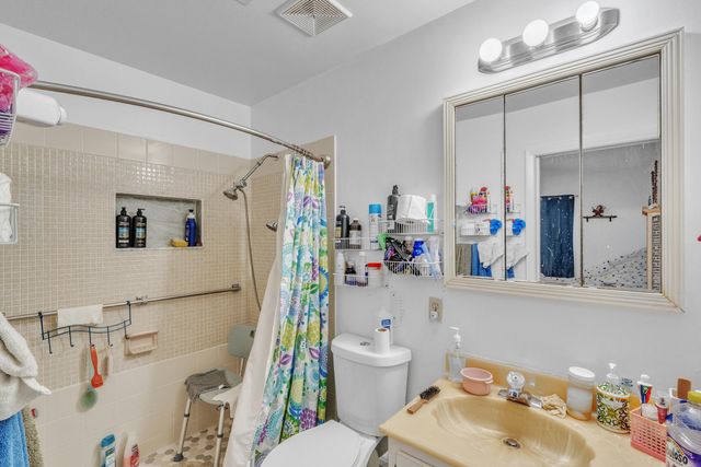 5775 W Fernley Dr Drive W 76, West Palm Beach, FL 33415