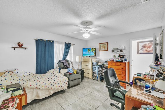 5775 W Fernley Dr Drive W 76, West Palm Beach, FL 33415