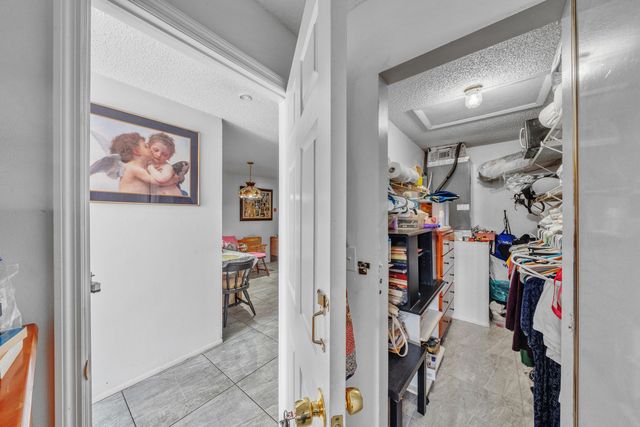 5775 W Fernley Dr Drive W 76, West Palm Beach, FL 33415