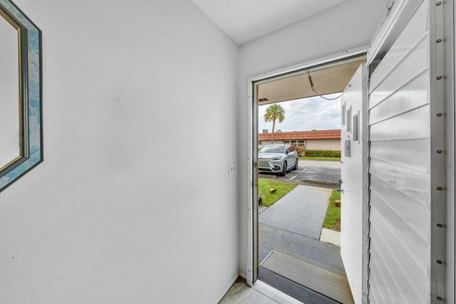 5775 W Fernley Dr Drive W 76, West Palm Beach, FL 33415