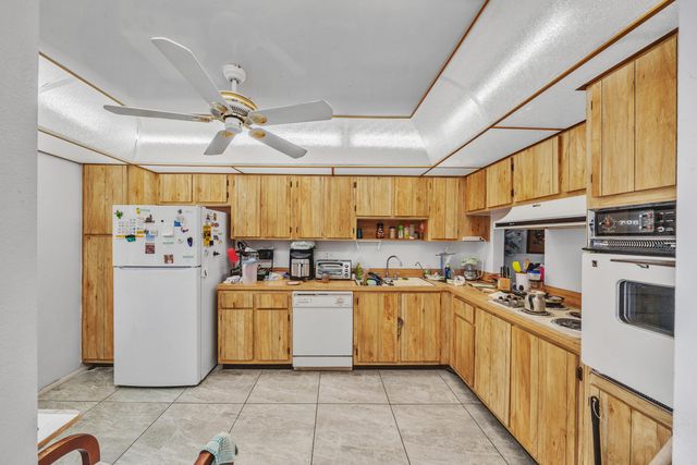 5775 W Fernley Dr Drive W 76, West Palm Beach, FL 33415