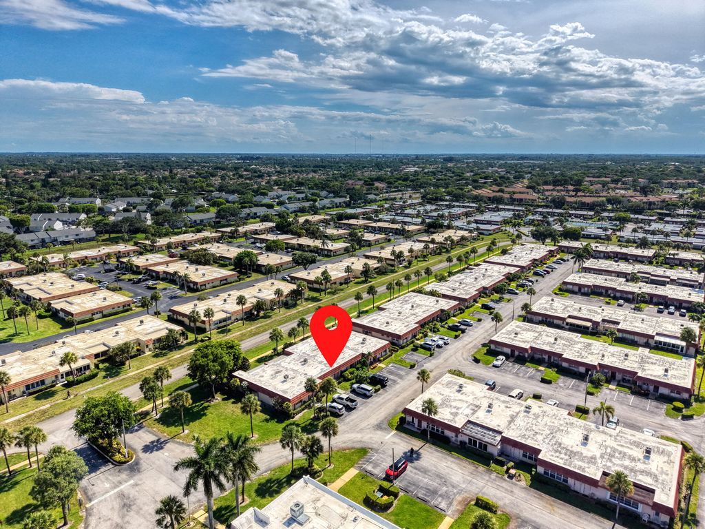 5775 W Fernley Dr Drive W 76, West Palm Beach, FL 33415