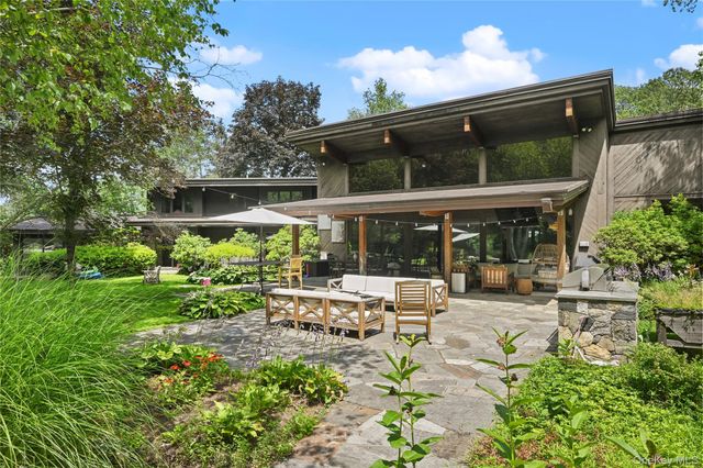 37 Sarles Street, Armonk, NY 10504