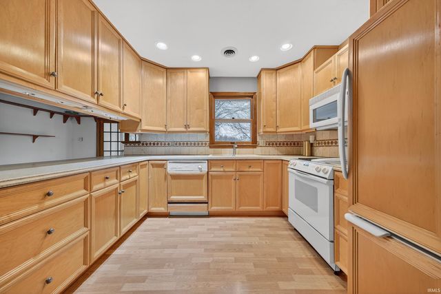 6922 Bloom Drive, Greentown, IN 46936