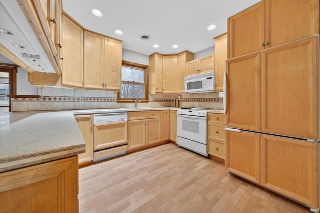 6922 Bloom Drive, Greentown, IN 46936