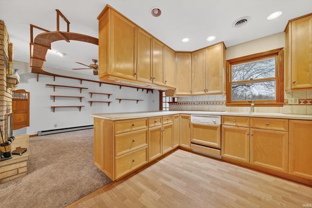 6922 Bloom Drive, Greentown, IN 46936