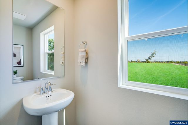 841 Sifuentez Ct, Woodburn, OR 97071