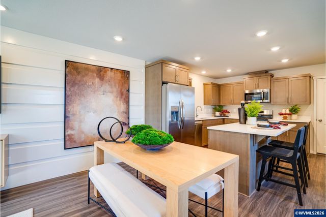 841 Sifuentez Ct, Woodburn, OR 97071