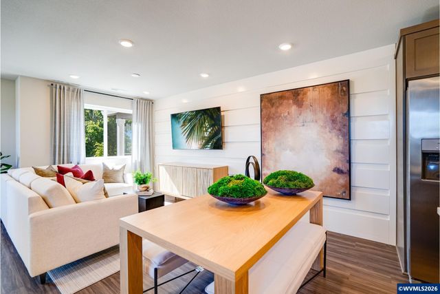 841 Sifuentez Ct, Woodburn, OR 97071