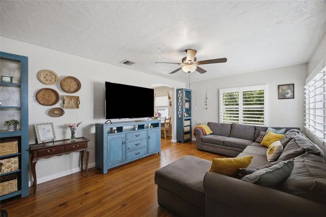 4521 12TH AVENUE N, St Petersburg, FL 33713