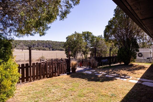 291 Scenic Valley Rd, Kerrville, TX 78028