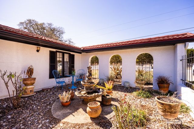 291 Scenic Valley Rd, Kerrville, TX 78028