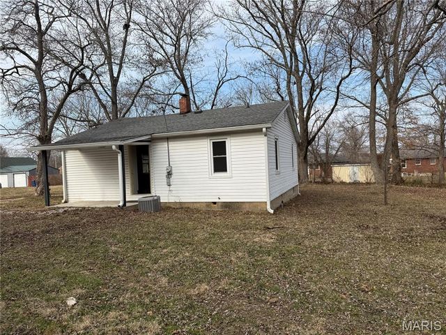 701 E Rolla Road, Salem, MO 65560