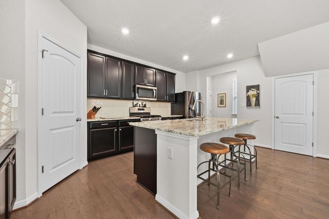 127 Iron Rail RD, Dripping Springs, TX 78620