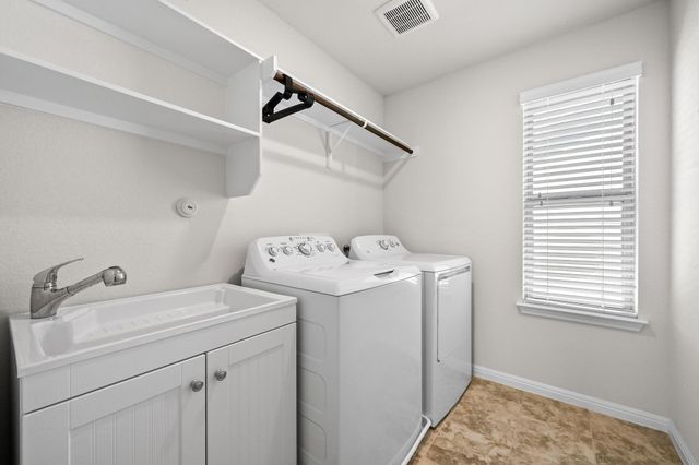 127 Iron Rail RD, Dripping Springs, TX 78620