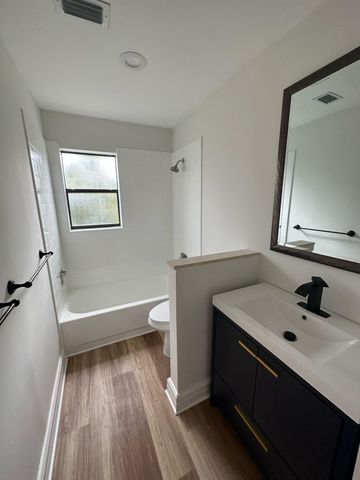 7243 Encina Lane, Boca Raton, FL 33433