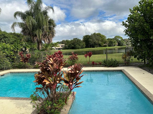 7243 Encina Lane, Boca Raton, FL 33433